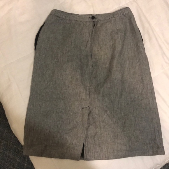 Gray Pencil Skirt with POCKETS size: 14 - Picture 2 of 3